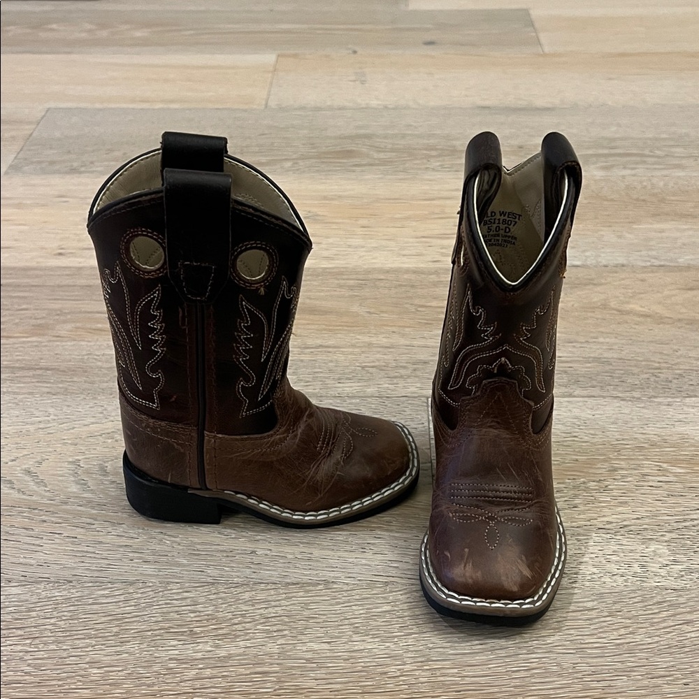 Boys old west Cowboy Boots size 5 D